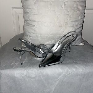A very beautiful prom evening or dress shoe never worn